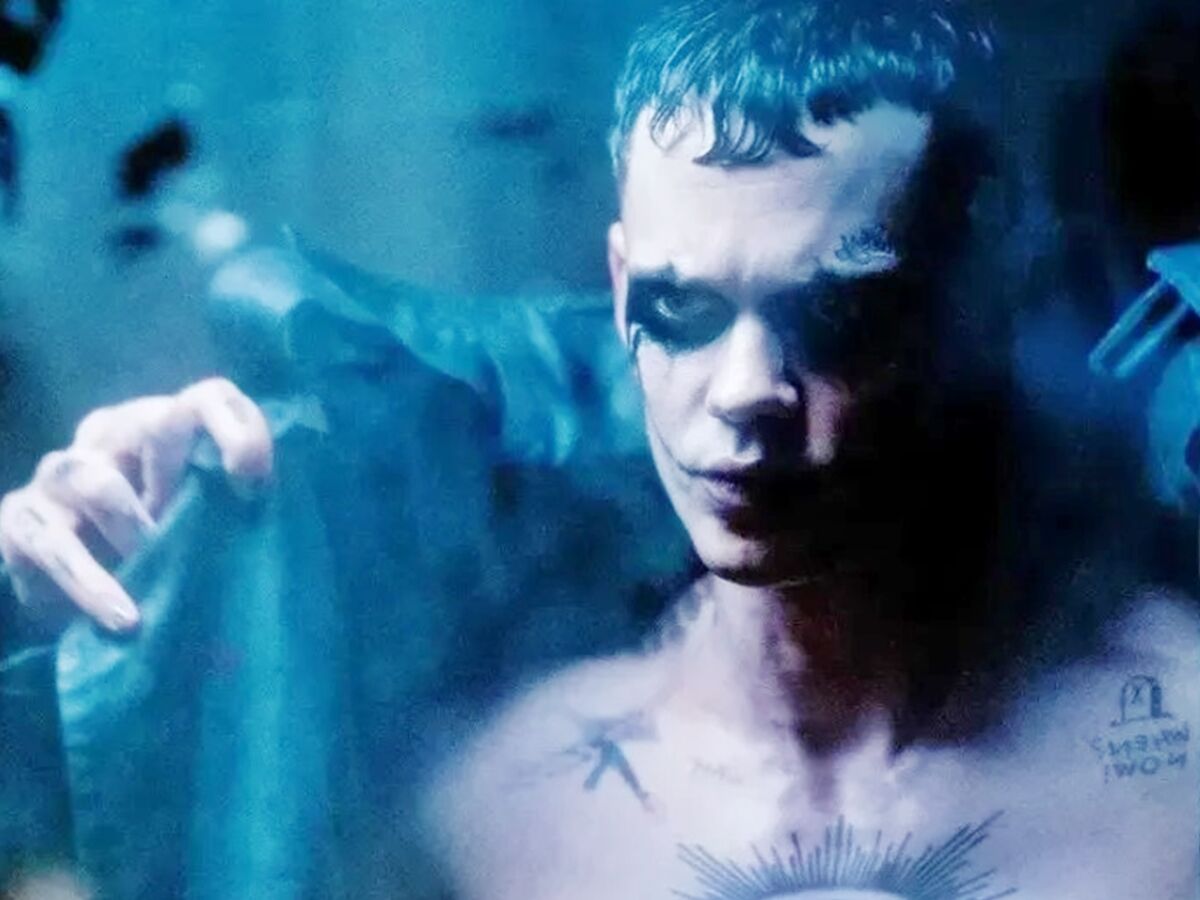 Bill Skarsgard em 'O Corvo' - Foto: Reprodução / Imagem Filmes
