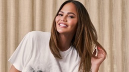 Chrissy Teigen - Foto: Reprodução / Instagram @chrissyteigen