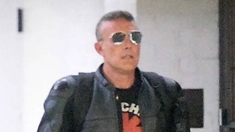 Ben Affleck surge com cabeça raspada em meio à divórcio caótico