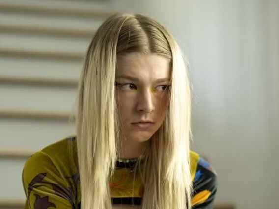 Atriz de Euphoria relembra momento tenso em contar cenas pesadas aos pais