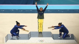 Michelle Obama exalta gesto de Simone Biles com Rebeca Andrade