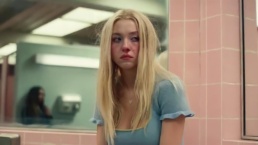 Sydney Sweeney está ansiosa para retorno em Euphoria: 'amo aquela doidinha'