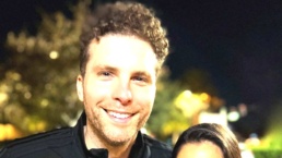 Thiago Fragoso vive crise como ator por ser 