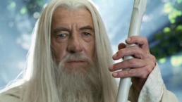 Ian McKellen foi procurado para retornar como Gandalf em novo Senhor dos Anéis