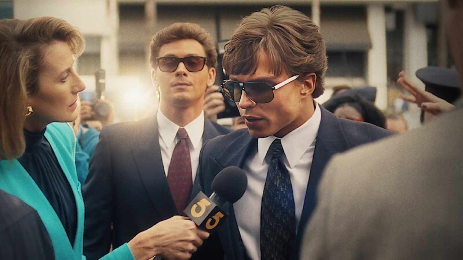 Fãs estão abismados com comparativo de julgamento Menendez na vida real e na série