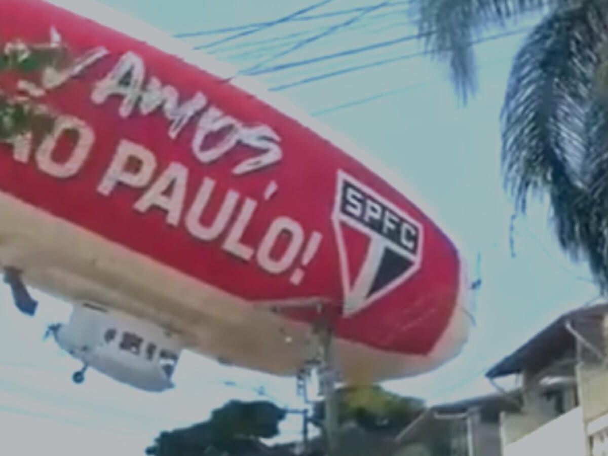 Dirigível do São Paulo cai em Osasco e agita torcedores