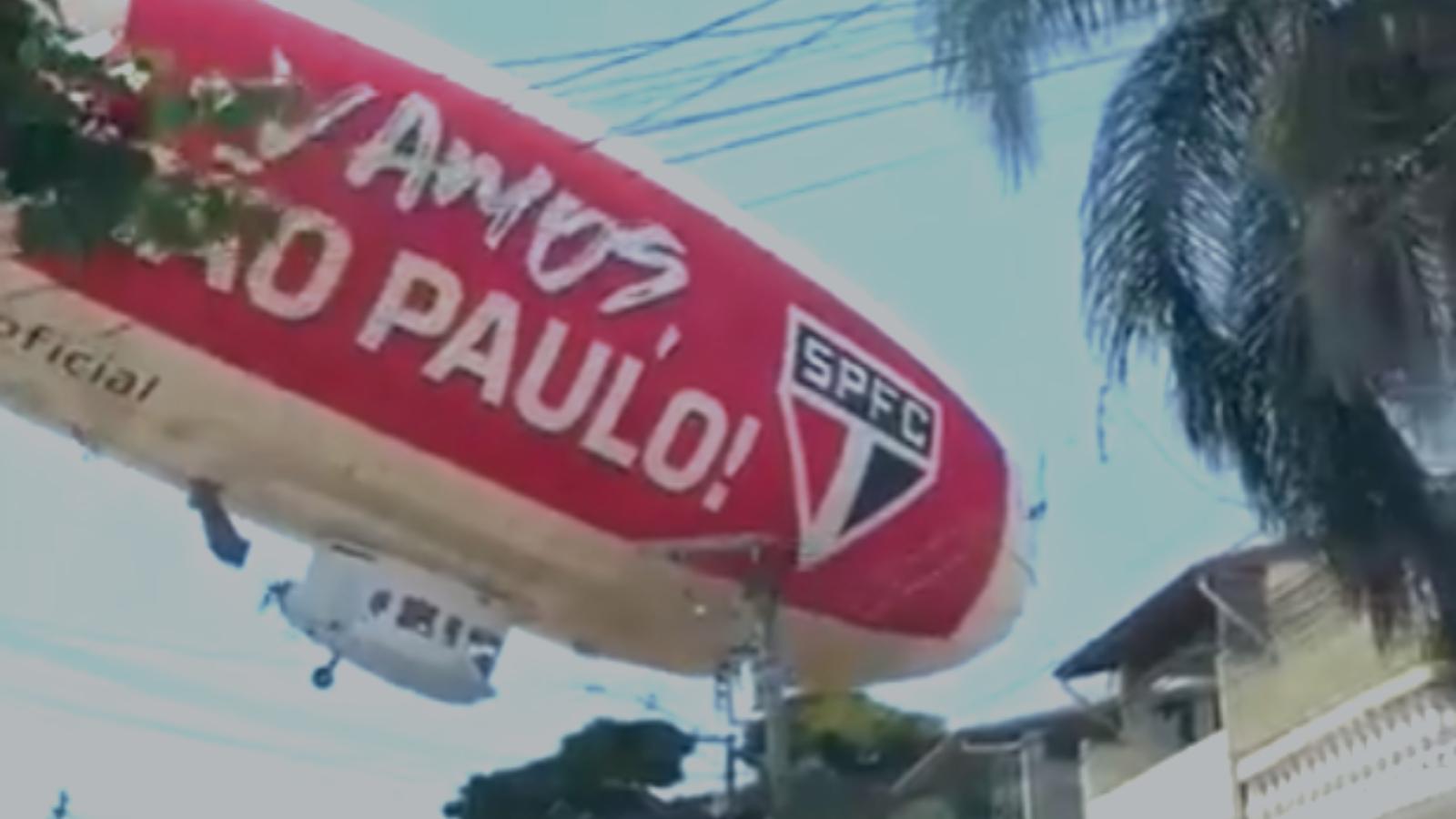 Dirigível do São Paulo cai em Osasco e agita torcedores