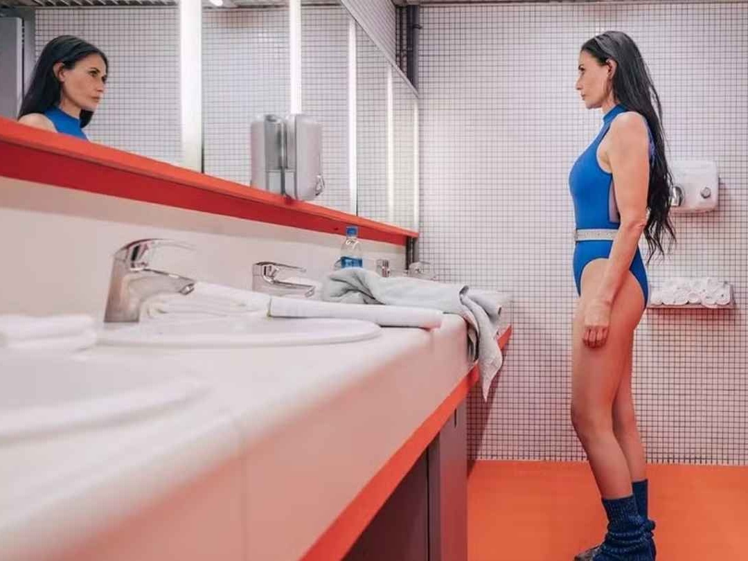 Demi Moore ficou feliz de aparecer 'feia' em A Substância