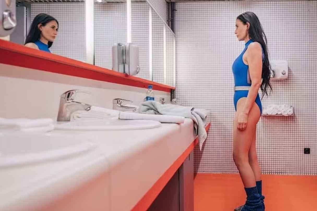 Demi Moore ficou feliz de aparecer 'feia' em A Substância