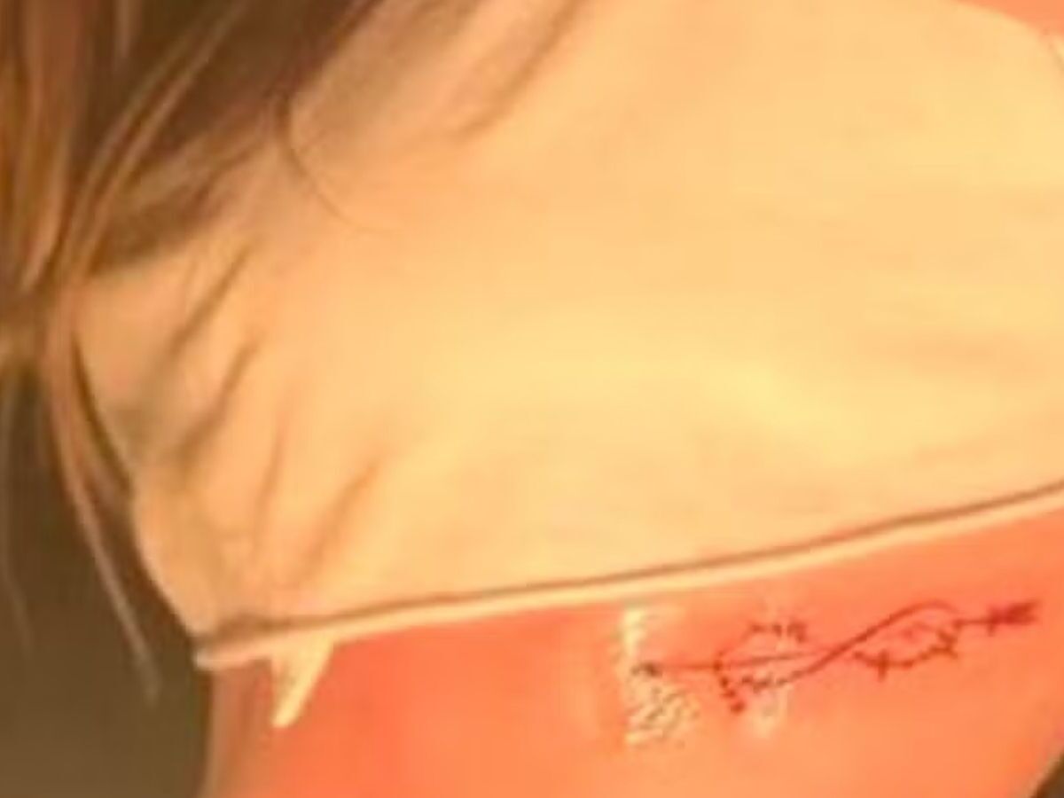 Jennifer Lopez remove tatuagem em homenagem a Ben Affleck