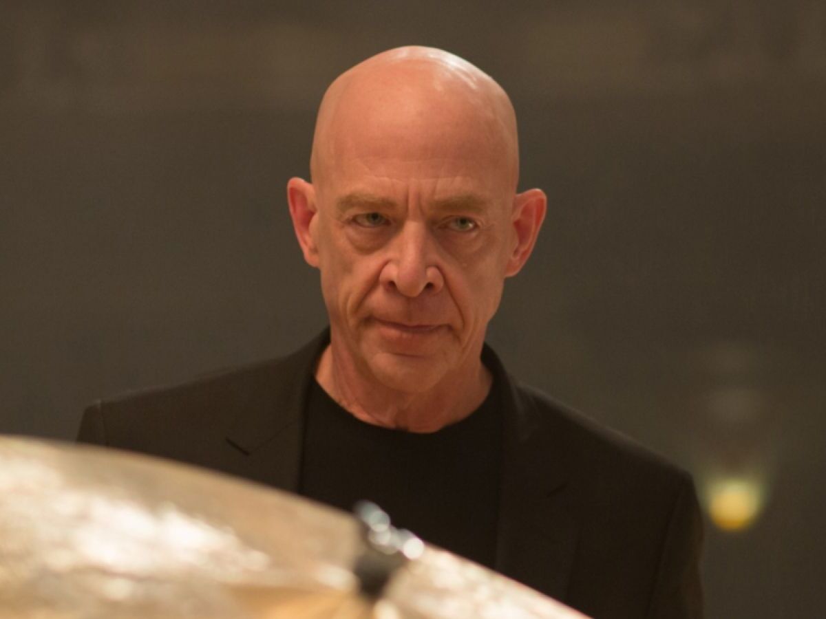 J.K. Simmons achava que diretor de Whiplash era negro: 'mas era um moleque de Nova Jersey'