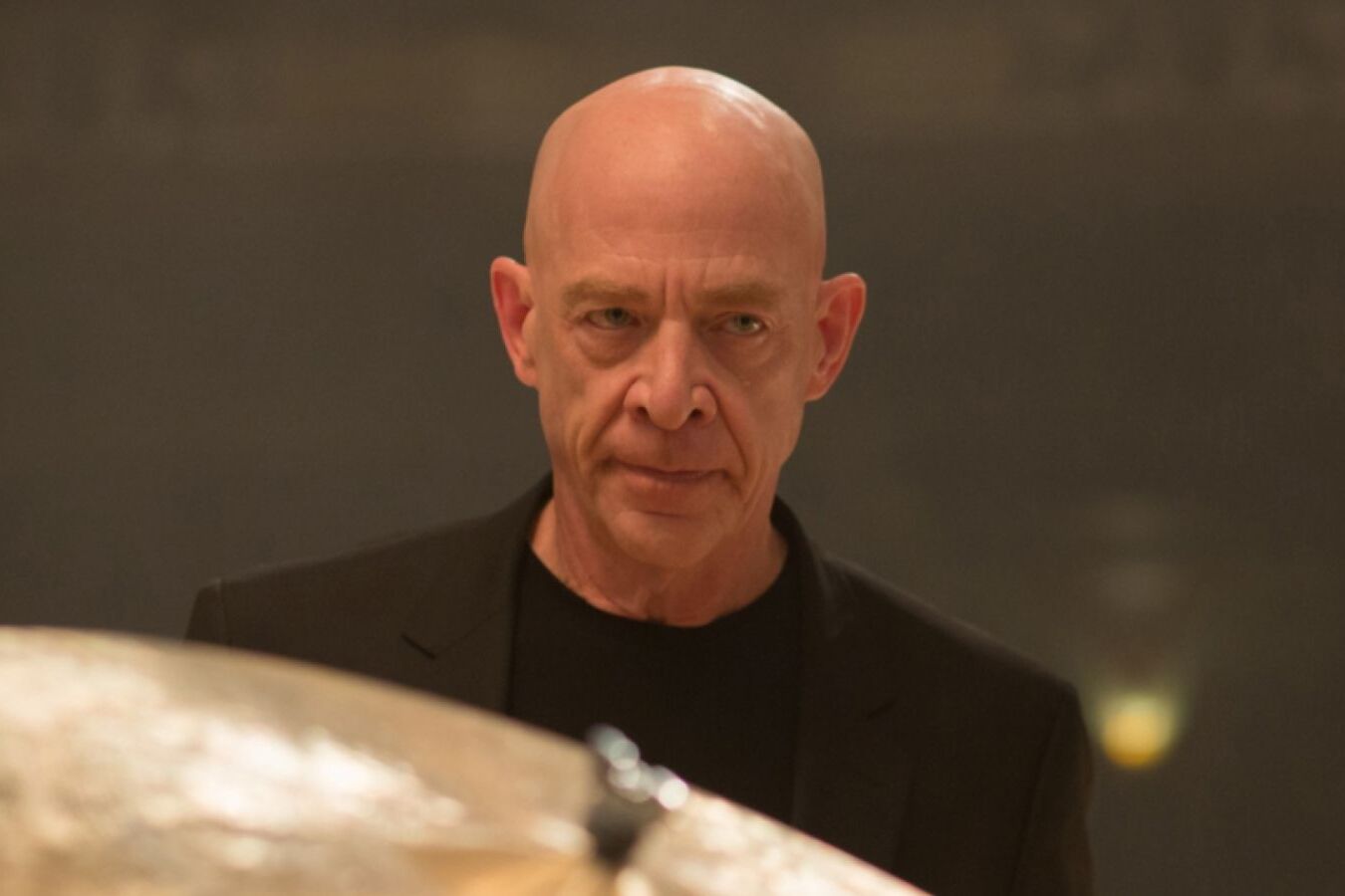 J.K. Simmons achava que diretor de Whiplash era negro: 'mas era um moleque de Nova Jersey'