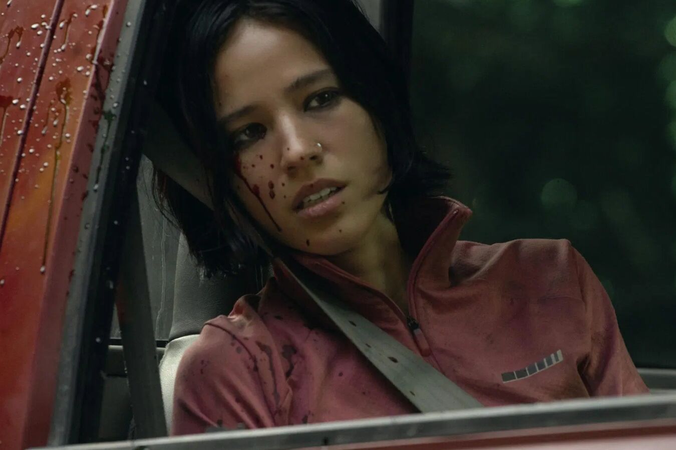Kelsey Asbille em cena de Não Se Mexa, da Netflix - Foto: Netflix
