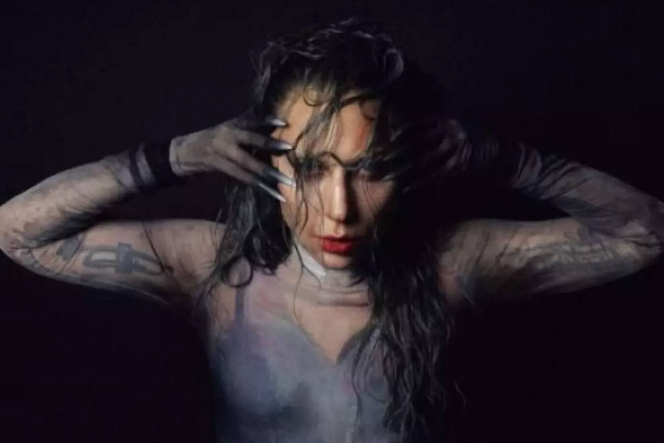 Lady Gaga deixou explicado o clipe de Disease nas redes sociais - Foto: Reprodução