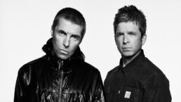 O irmãos Gallagher, do Oasis; Ticketmaster cancelou ingressos comprados por cambistas - Foto: Reprodução