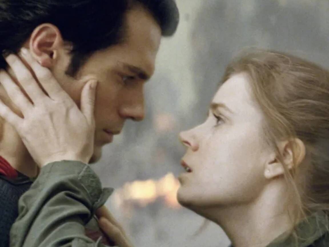 Amy Adams diz que Henry Cavill foi um 'Superman maravilhoso'