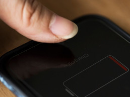 Novo iOS 18.1 chega com Apple Intelligence, mas usuários se queixam de drenagem de bateria
