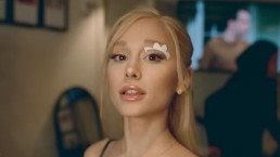 Ariana Grande comenta rumores sobre plásticas pela primeira vez