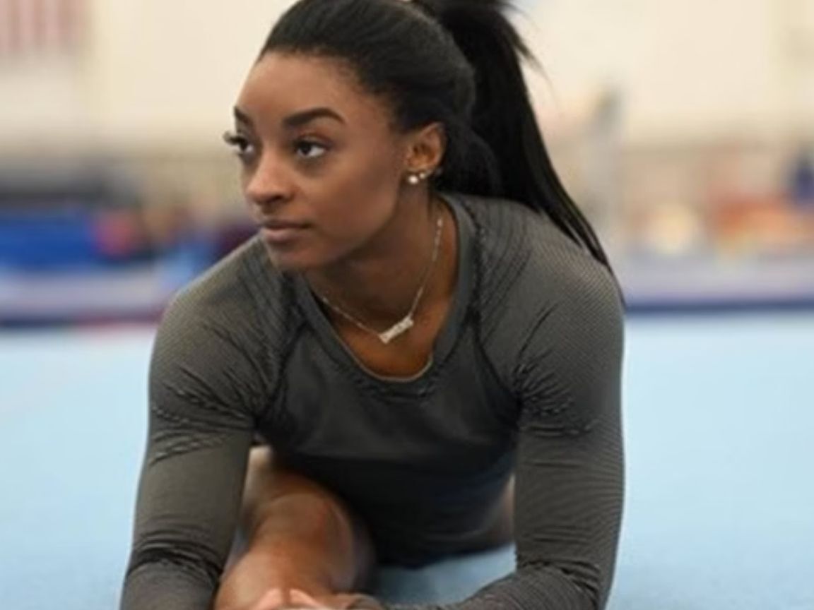 Simone Biles se despede da ginástica em série