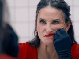 Demi Moore odeia os prórios tornozelos 'rechonchudos'
