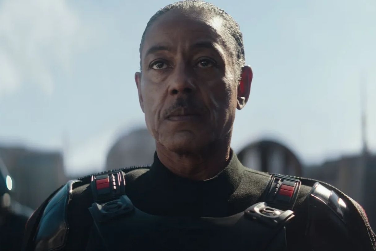 Giancarlo Esposito diz que há chances para trilogia de Mandalorian