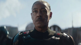 Giancarlo Esposito diz que há chances para trilogia de Mandalorian