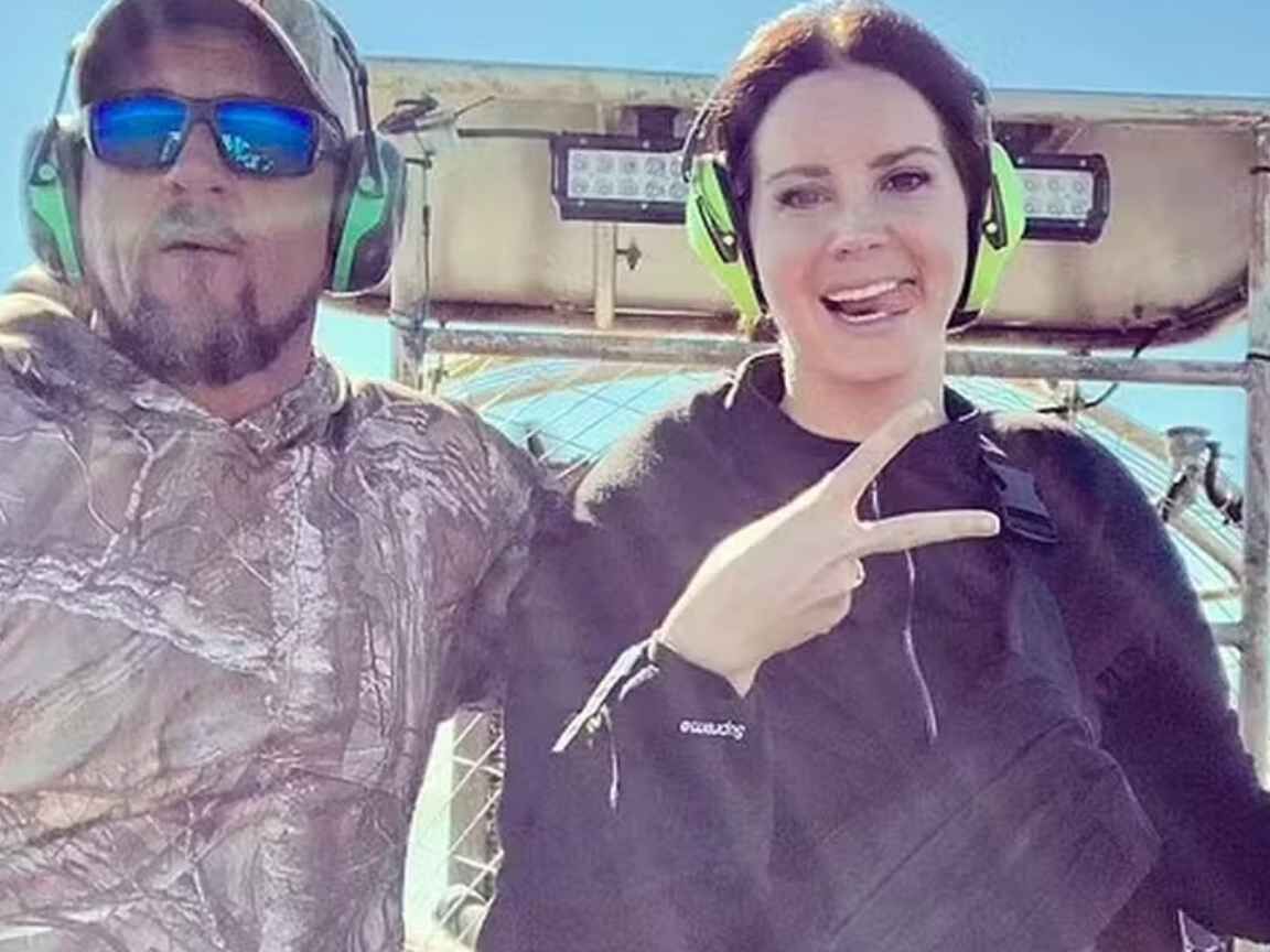 Lana Del Rey comenta sobre casamento relâmpago com guia turístico de crocodilos