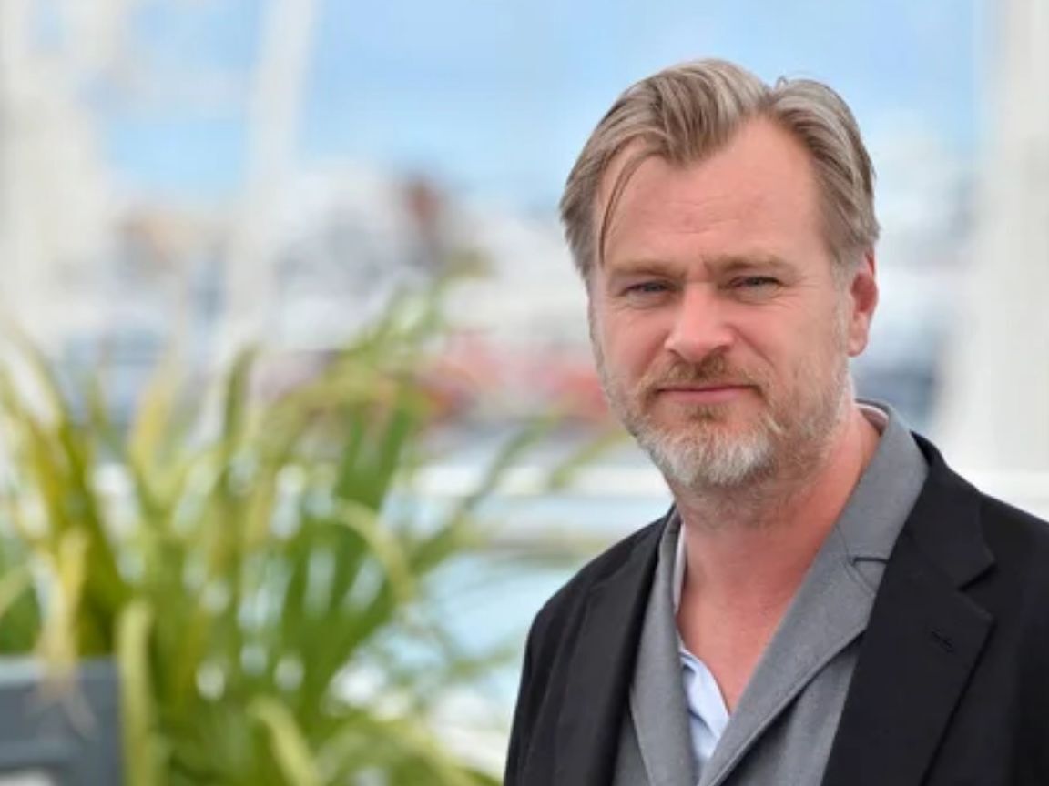 Nolan preferiu manter parceria com Universal apesar dos esforços da Warner