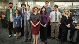 Protagonista de The Office australiano ironiza perseguição de fãs: 'óbvio que iam implicar'