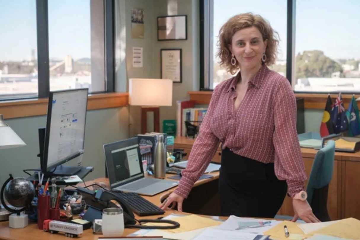 Rick Gervais aprovou protagonista feminina em The Office australiano