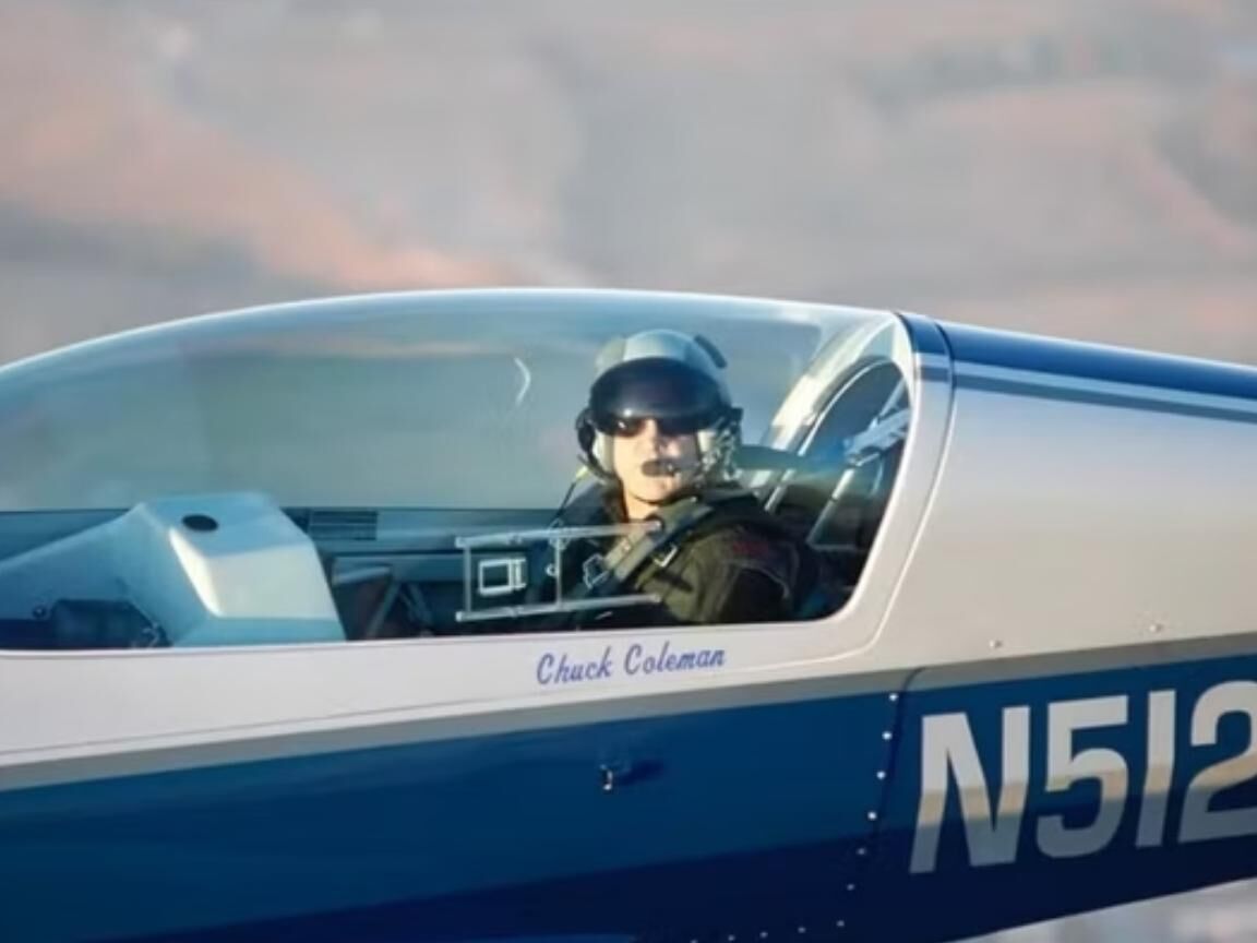Piloto que treinou elenco de Top Gun morre em acidente aéreo