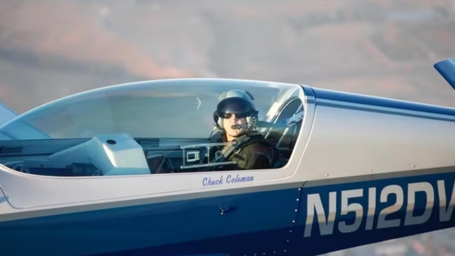 Piloto que treinou elenco de Top Gun morre em acidente aéreo