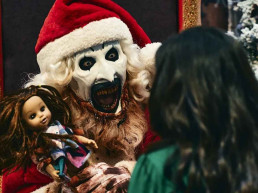 Diretor de Terrifier 3, terror mais violento do ano, não se arrepende de usar atores mirins