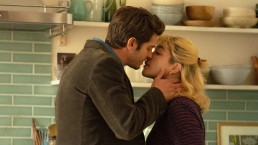 Andrew Garfield e Florence Pugh continuaram performando cena sexual mesmo depois do 'corta'