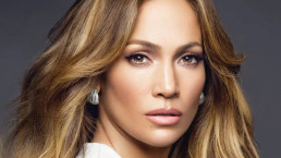 Jennifer Lopez abandonou sessão ao ser questionada sobre Diddy - Foto: YouTube