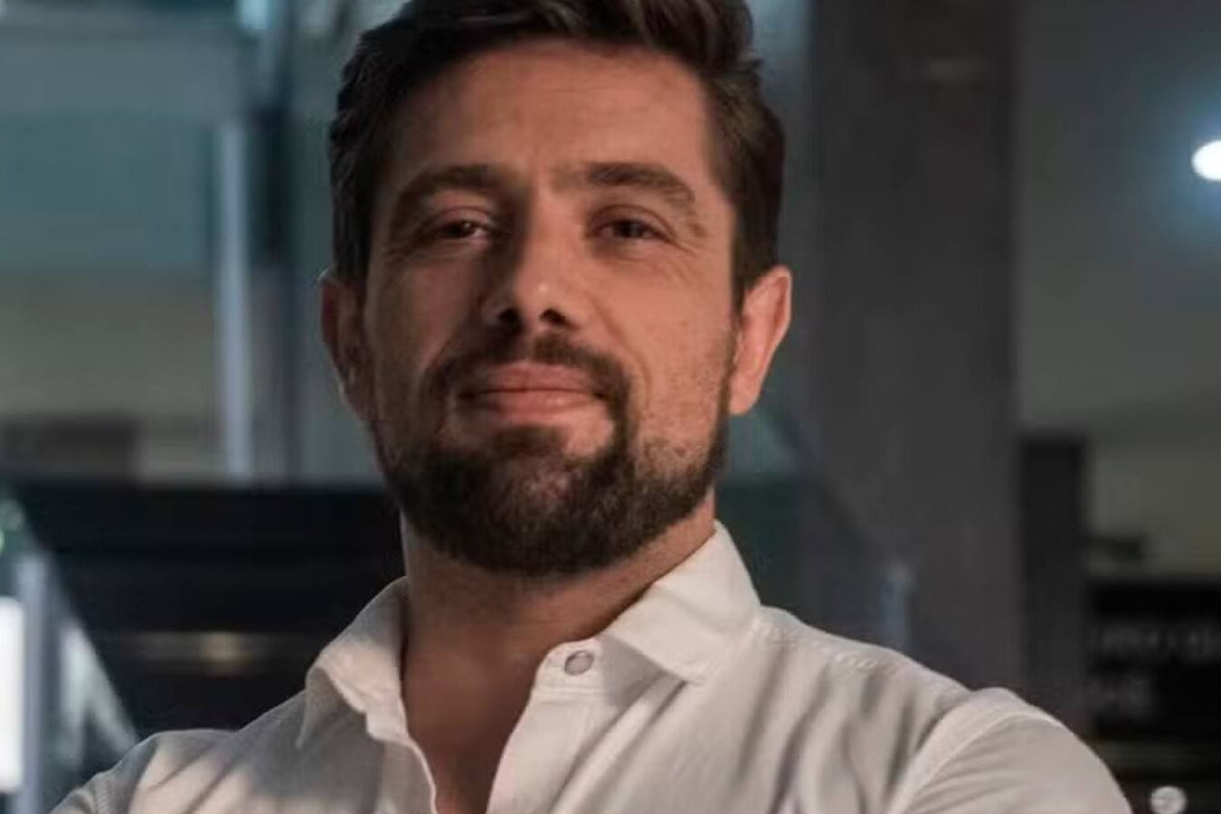 O ator Rafael Cardoso fala sobre processo movido pela ex-sogra, Sônia Bridi - Foto: Globo
