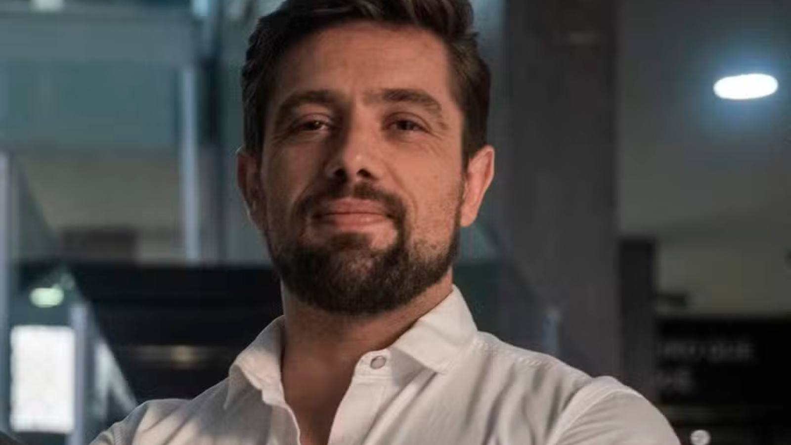 O ator Rafael Cardoso fala sobre processo movido pela ex-sogra, Sônia Bridi - Foto: Globo