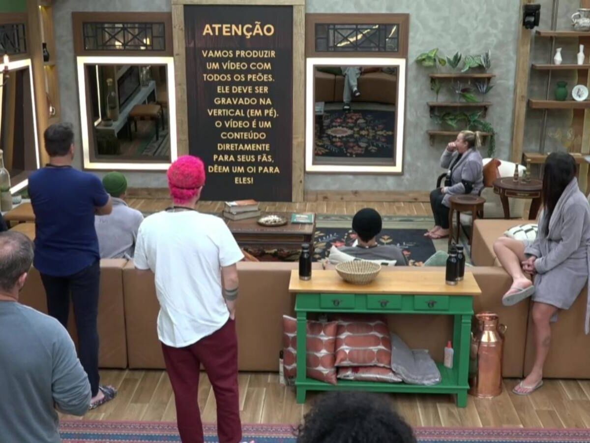 Peões são surpreendidos com atividade e especulam repescagem em A Fazenda 16 - Foto: Record