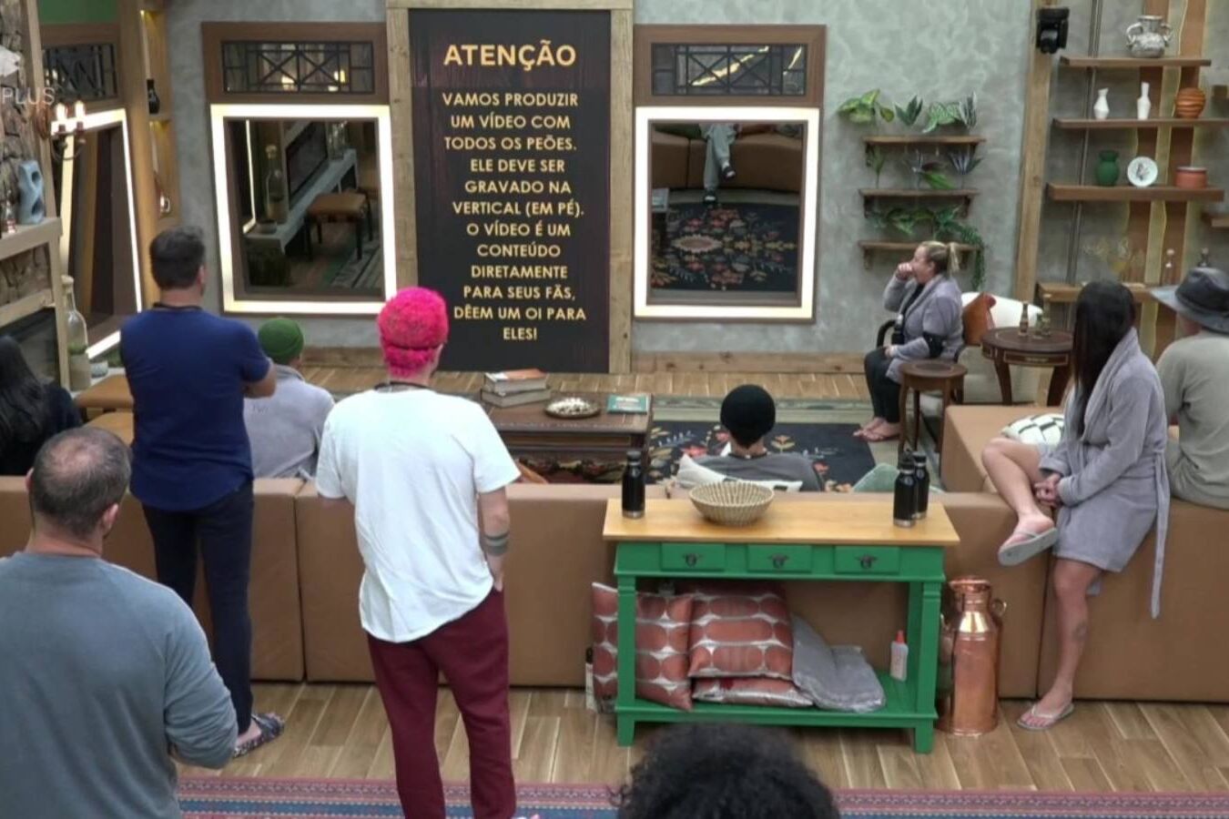 Peões são surpreendidos com atividade e especulam repescagem em A Fazenda 16 - Foto: Record