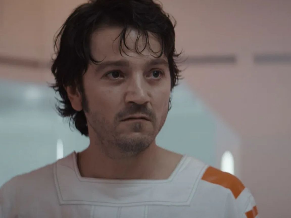 Tony Gilroy revela maior liberdade criativa em “Andor” para a segunda temporada