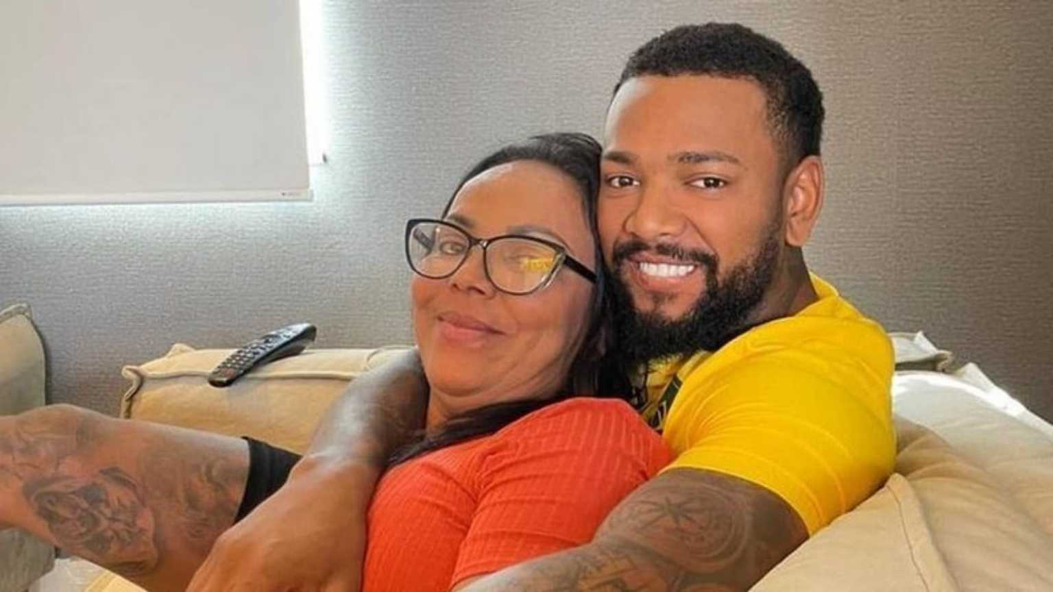 Mãe de Nego do Borel defende artista após briga em rua do Rio de Janeiro