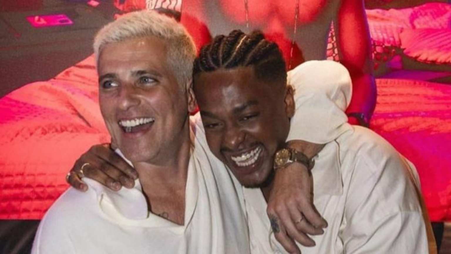 Cena íntima entre Patrick Congo e Bruno Gagliasso em 