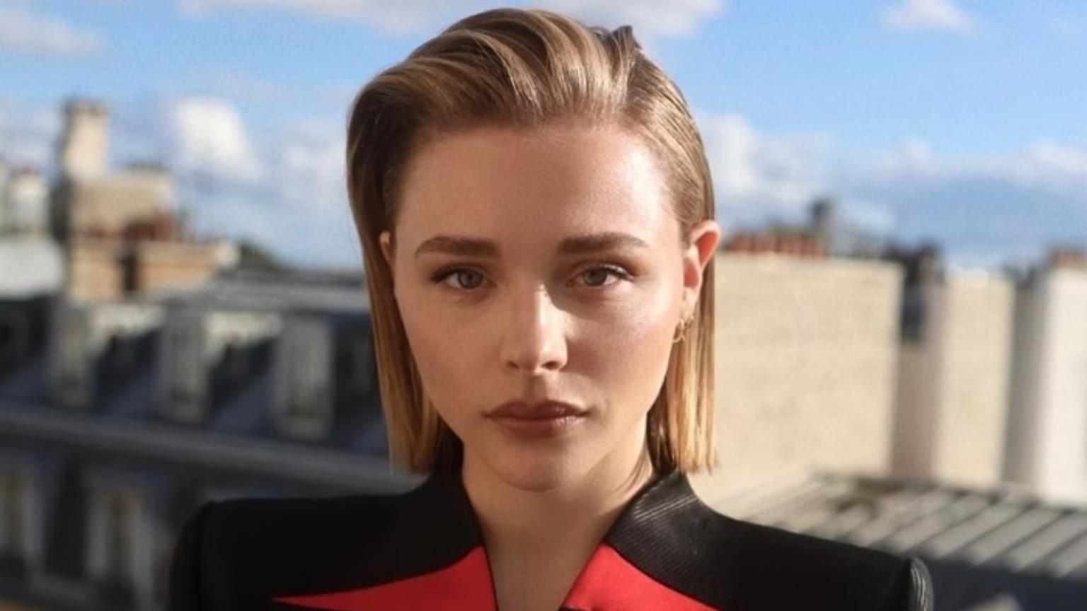 Chloë Moretz assume ser lésbica ao declarar voto em Kamala Harris