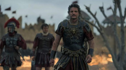 Historiadores criticam imprecisões em Gladiador 2, e Ridley Scott reage de forma incisiva