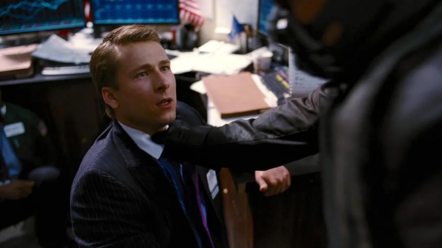 Glen Powell agradece Christopher Nolan por papel em O Cavaleiro das Trevas Ressurge