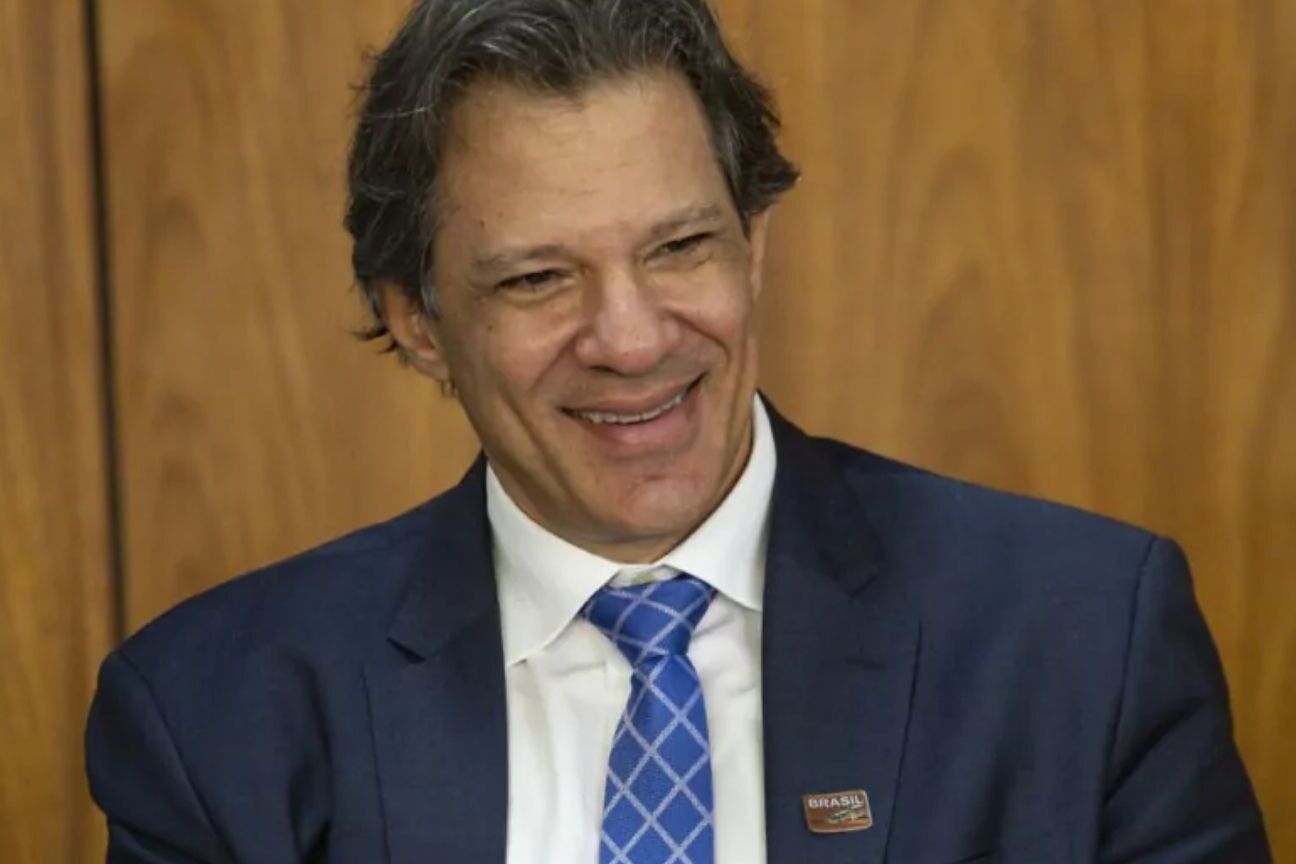 Taxação sobre compras internacionais reduz importações em 40%