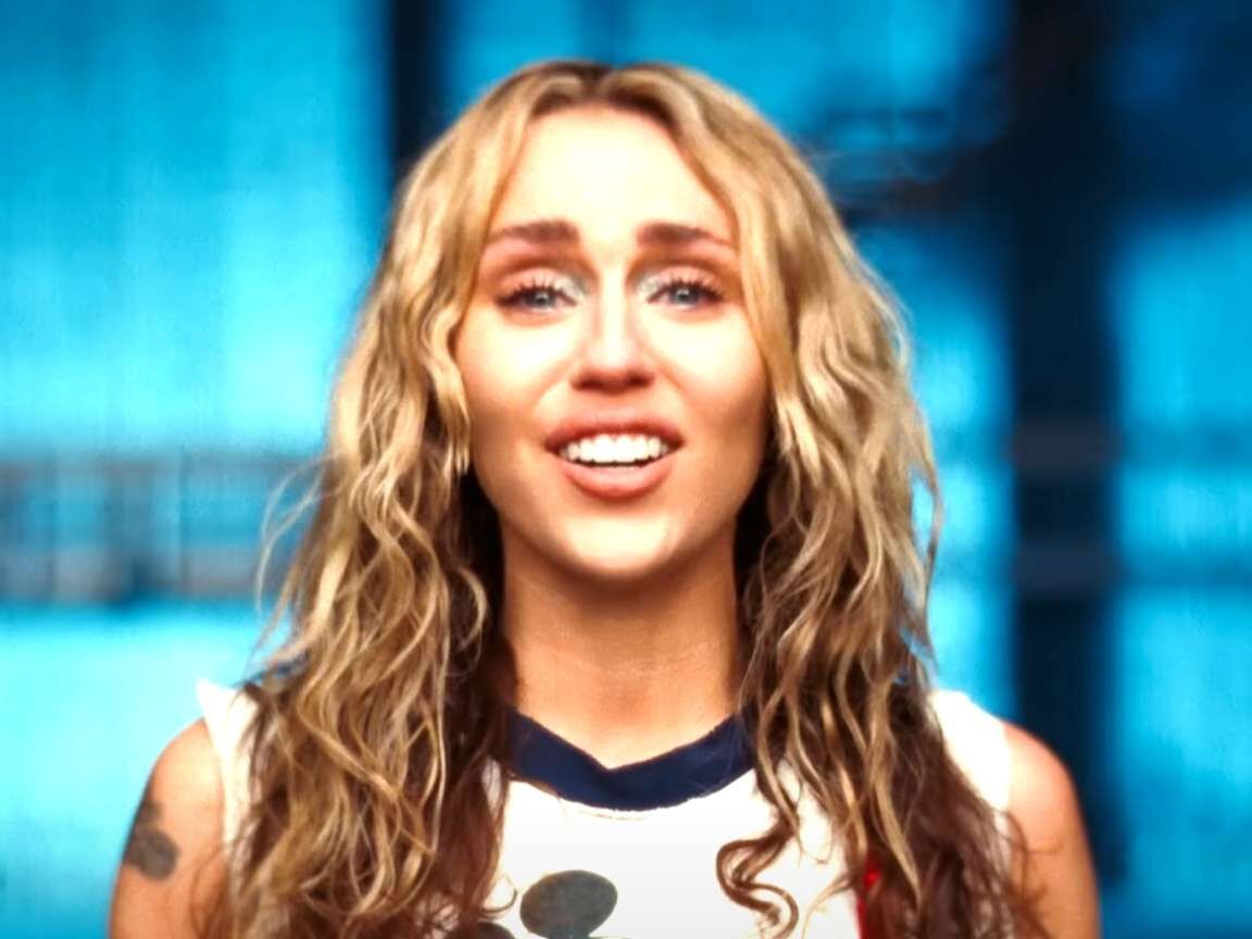Miley Cyrus teve atrito com Dolly Parton por causa de canção: 