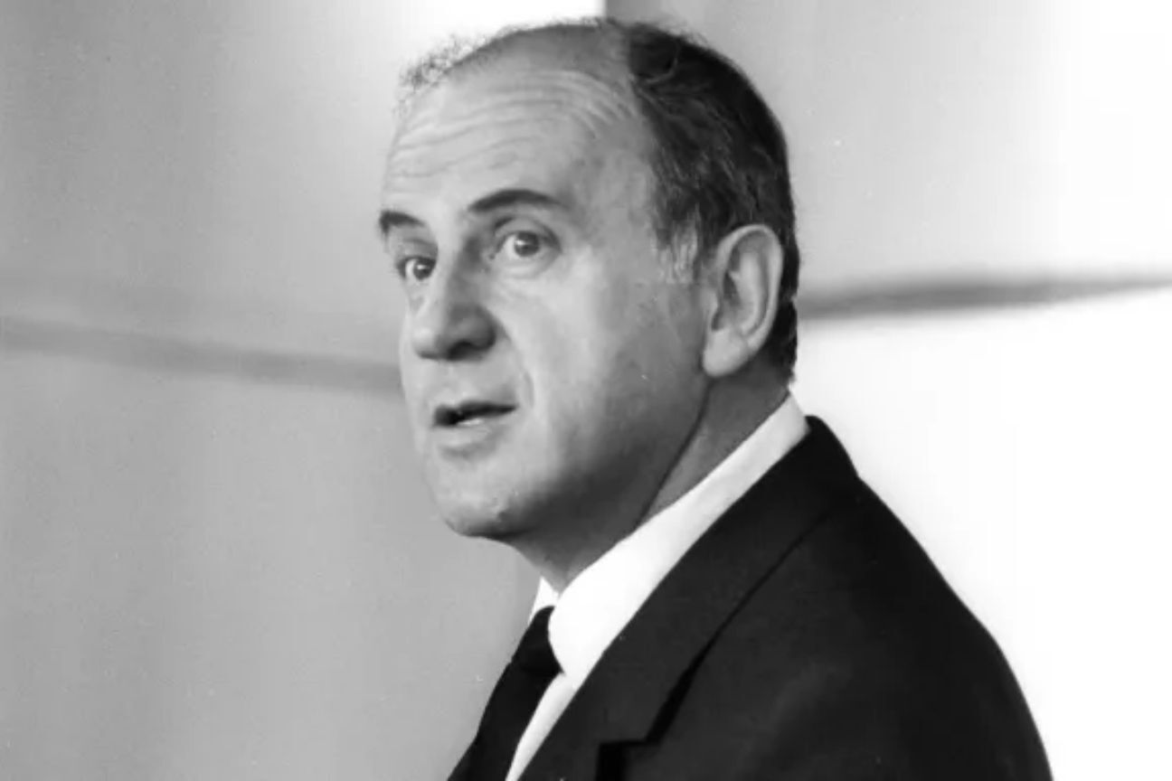 Aaron Sorkin vai roteirizar filme sobre Al Schwimmer, Pai da Força Aérea de Israel