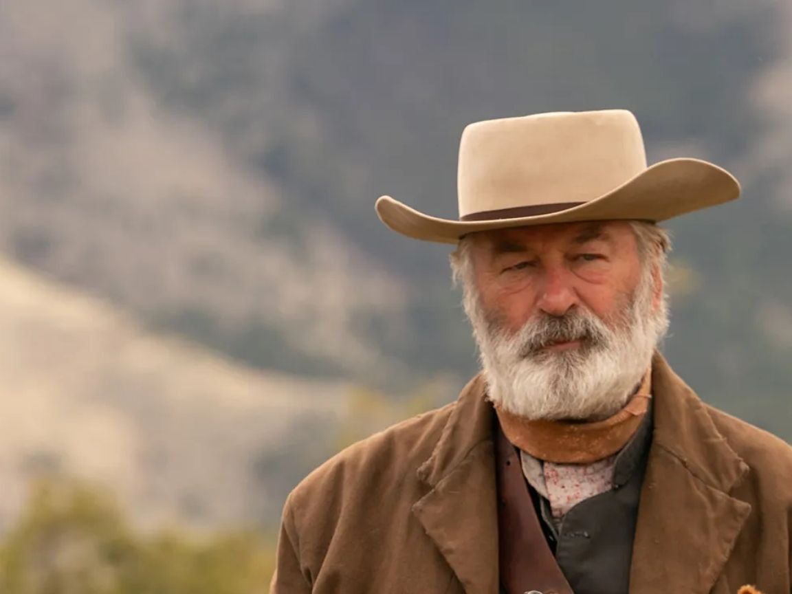 Rust estreia após morte de Halyna Hutchins; Alec Baldwin reflete sobre retorno ao filme