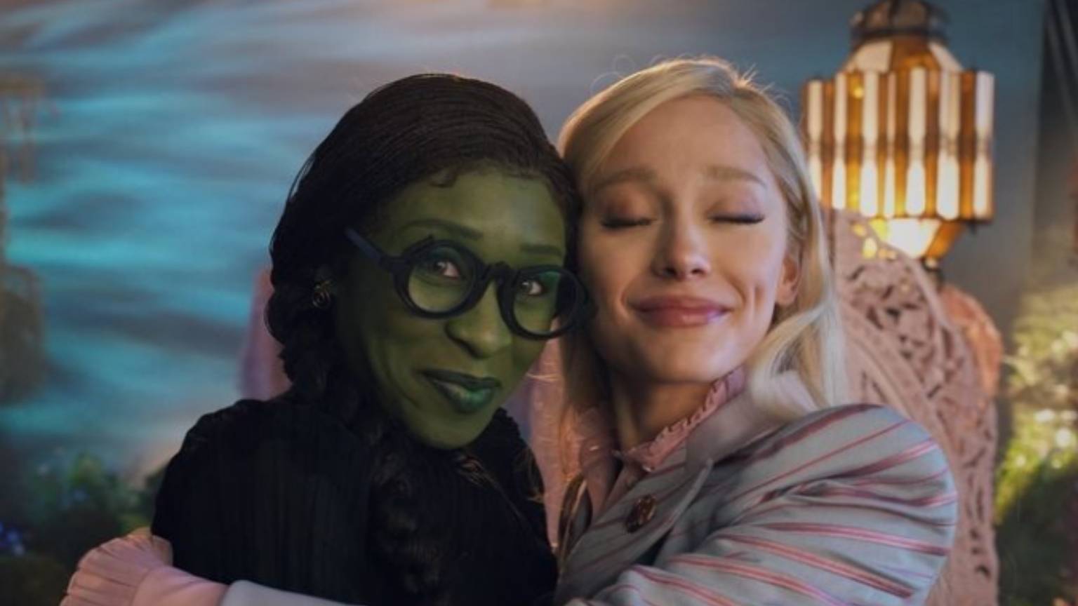 Ariana Grande e Cynthia Erivo celebram a estreia de Wicked com recado para fãs